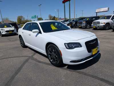 2015 Chrysler 300, $16495. Photo 2