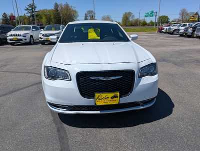 2015 Chrysler 300, $16495. Photo 3