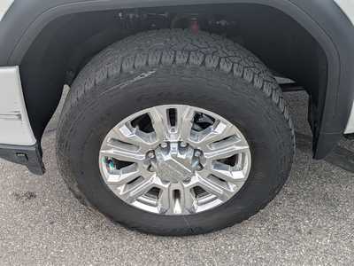 2023 GMC 2500 Crew Cab, $71900. Photo 9