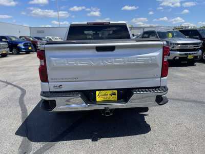 2021 Chevrolet 1500 Crew Cab, $31990. Photo 7