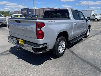 2021 Chevrolet 1500 Crew Cab, $31990. Photo 8