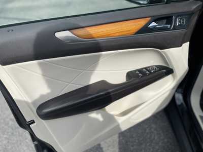 2015 Lincoln MKC, $16900. Photo 11