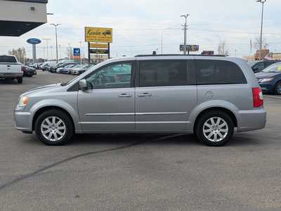 2014 Chrysler Town & Country, $7995. Photo 5
