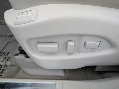 2011 Cadillac SRX, $8995. Photo 12
