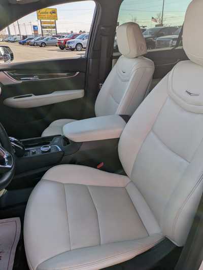 2023 Cadillac XT6, $44900. Photo 12
