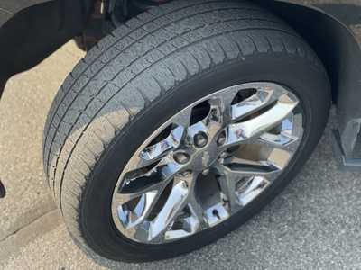 2018 Chevrolet Suburban, $35495. Photo 9