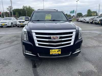 2019 Cadillac Escalade, $28990. Photo 3