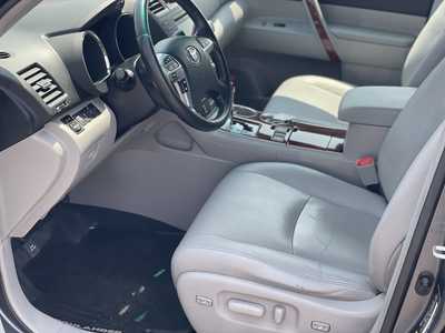 2012 Toyota Highlander, $14900. Photo 11