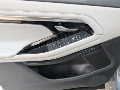2020 Land Rover Range Rover, $25900. Photo 10