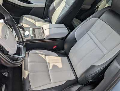 2020 Land Rover Range Rover, $25900. Photo 11