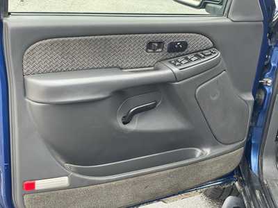 2003 Chevrolet Avalanche, $6495. Photo 12