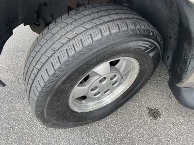 2002 Chevrolet Tahoe, $3995. Photo 9