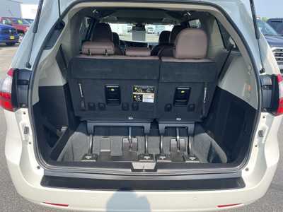 2020 Toyota Sienna, $43900. Photo 10