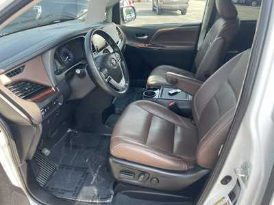 2020 Toyota Sienna, $43900. Photo 11