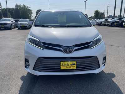 2020 Toyota Sienna, $43900. Photo 3
