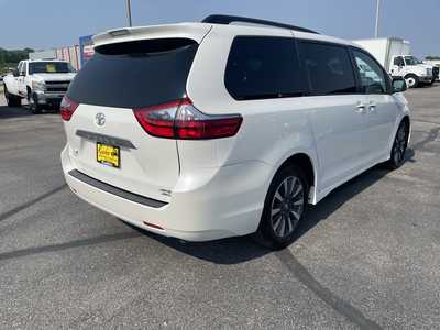 2020 Toyota Sienna, $43900. Photo 8