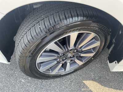 2020 Toyota Sienna, $43900. Photo 9