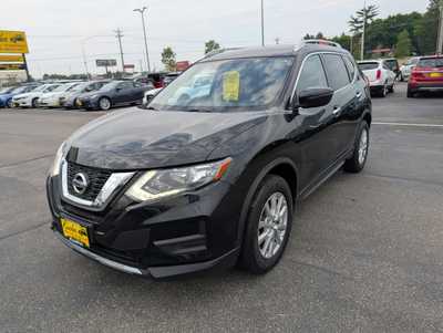 2017 Nissan Rogue, $16900. Photo 4