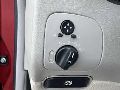 2004 Mercedes-Benz CLK-Class, $9495. Photo 12
