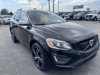 2017 Volvo XC60, $21995. Photo 2