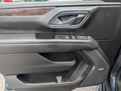2021 Chevrolet Suburban, $42900. Photo 10