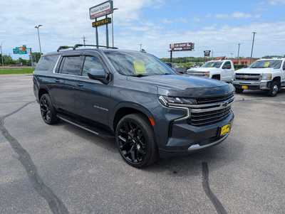 2021 Chevrolet Suburban, $42900. Photo 2