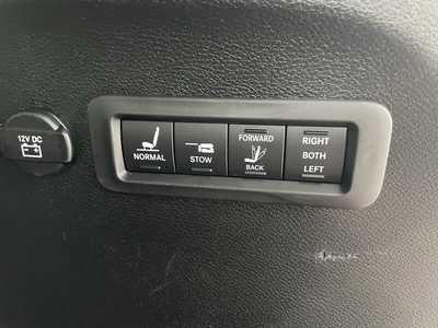 2018 Chrysler Pacifica, $17900. Photo 11