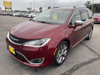 2018 Chrysler Pacifica, $17900. Photo 4