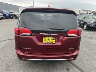 2018 Chrysler Pacifica, $17900. Photo 7