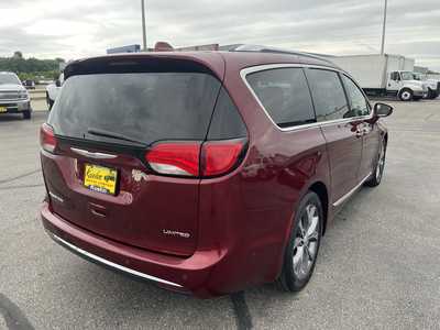2018 Chrysler Pacifica, $17900. Photo 8