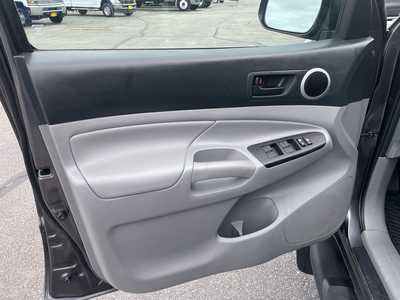 2015 Toyota Tacoma, $21900. Photo 12
