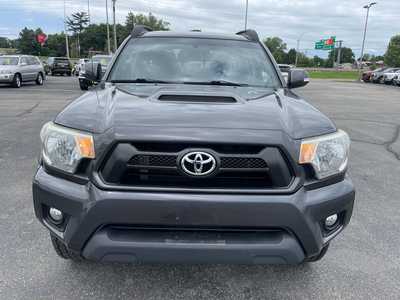 2015 Toyota Tacoma, $21900. Photo 3