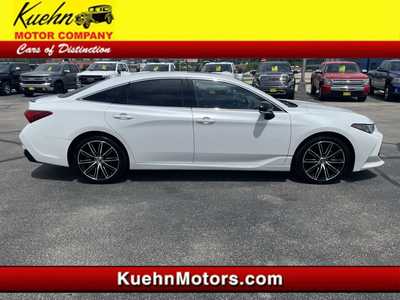 2019 Toyota Avalon, $26900. Photo 1