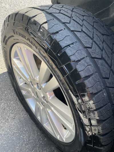 2010 Land Rover LR4, $10900. Photo 11