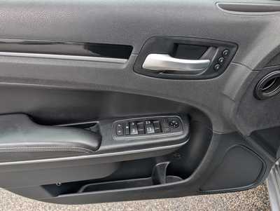 2018 Chrysler 300, $16990. Photo 10