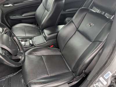 2018 Chrysler 300, $16990. Photo 11