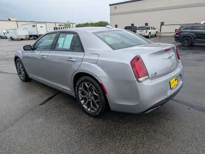 2018 Chrysler 300, $16990. Photo 6