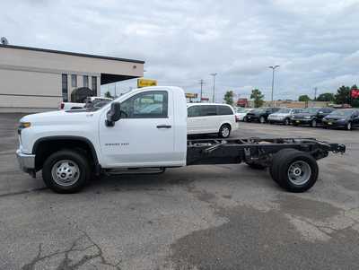 2022 Chevrolet 3500 Reg Cab, $32990. Photo 5
