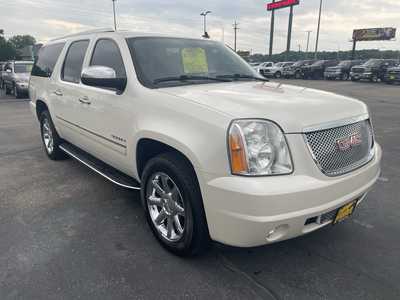2014 GMC Yukon XL, $14900. Photo 2