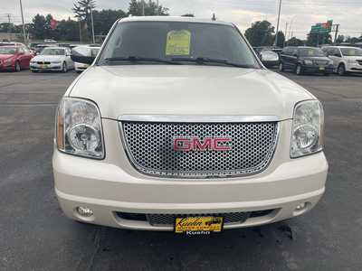 2014 GMC Yukon XL, $14900. Photo 3