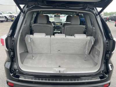 2015 Toyota Highlander, $18495. Photo 9