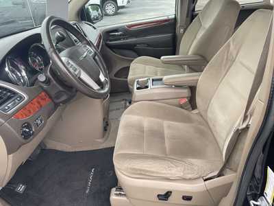 2014 Chrysler Town & Country, $8995. Photo 12