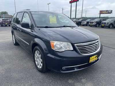 2014 Chrysler Town & Country, $8995. Photo 2