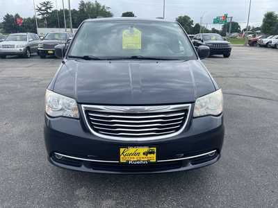 2014 Chrysler Town & Country, $8995. Photo 3