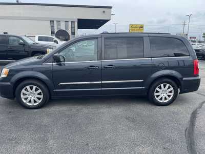 2014 Chrysler Town & Country, $8995. Photo 5