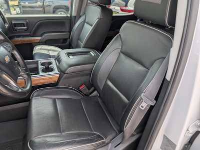 2017 Chevrolet 3500 Crew Cab, $35900. Photo 12