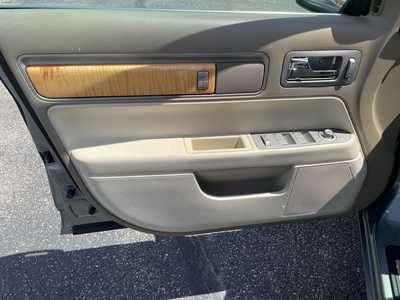 2008 Lincoln MKZ, $8995. Photo 11