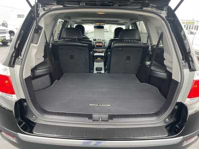 2013 Toyota Highlander, $17995. Photo 9