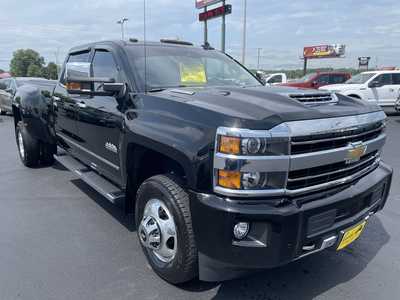 2019 Chevrolet 3500 Crew Cab, $62987. Photo 2