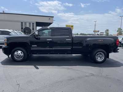 2019 Chevrolet 3500 Crew Cab, $62987. Photo 5